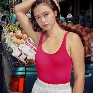 american apparel fuschia racerback bodysuit 💖